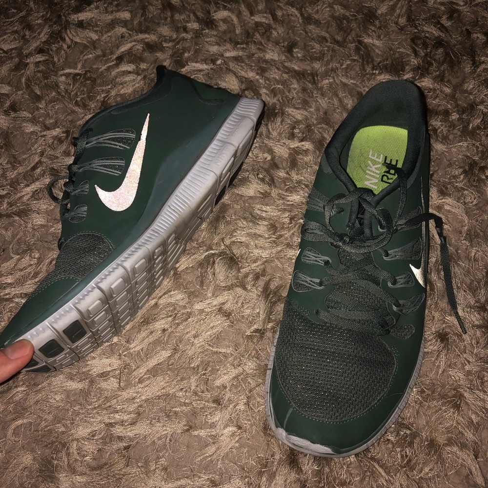 Men’s size 11 Nike running sneakers